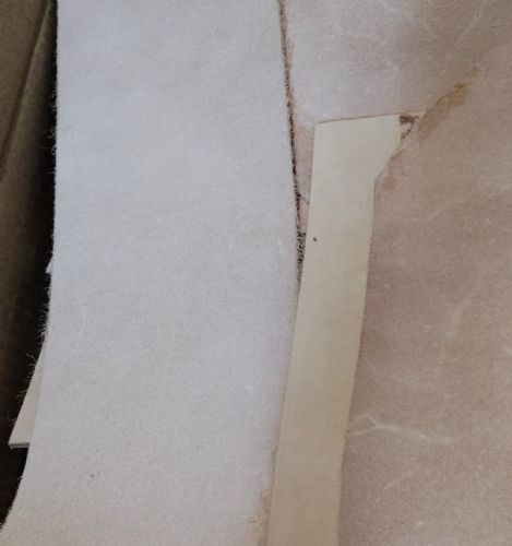 2kg Box Nat. Veg. Tan Leather Pieces 2.5-3.0mm Thickness